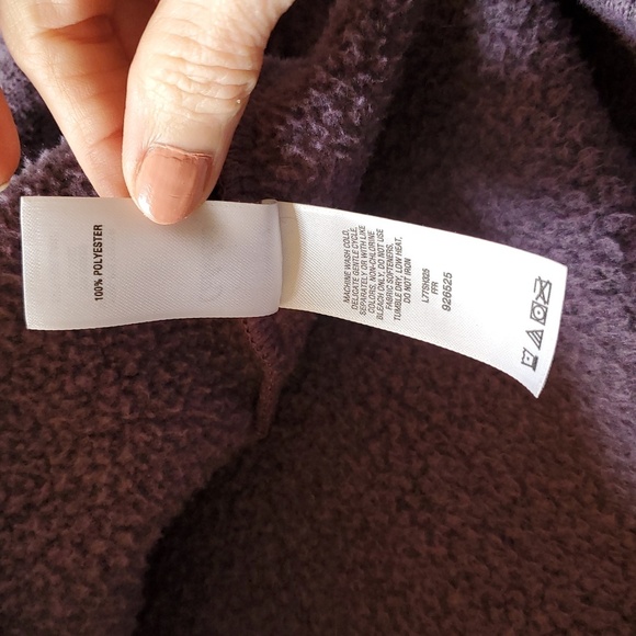 Cabela's Purple Hooded Sz. XL Sweater with Button Detail and Kangaroo Pockets - Picture 5 of 13